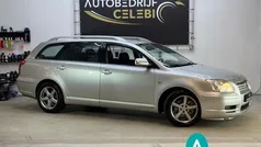 Grijs, metallic lak Gebruikt 2005 Toyota Avensis Executive Stationwagen | € 4.645 (Eerlijke prijs)