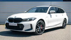 Alpinweiss (licht wit) Gebruikt 2024 BMW 320e Comfort Edition Stationwagen | € 43.750 (Eerlijke prijs)