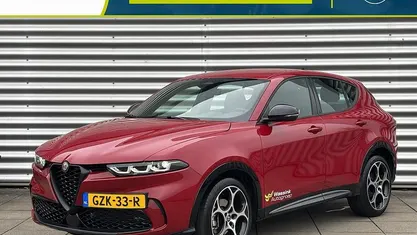Rood Occasion 2025 Alfa Romeo Tonale Sprint SUV | € 36.994 (Eerlijke prijs)