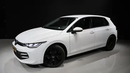 Occasion 2024 VW Golf VIII Edition Hatchback | € 28.450 (Goede deal)