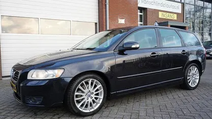 Zwart Occasion 2008 Volvo V50 Momentum Stationwagen | € 3.745 (Eerlijke prijs)