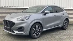 , metallic lak Gebruikt 2023 Ford Puma ST-Line SUV | € 25.945 (Eerlijke prijs)