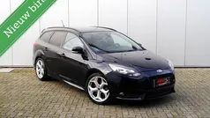 Zwart Gebruikt 2014 Ford Focus ST Stationwagen | € 10.490 (Goede deal)