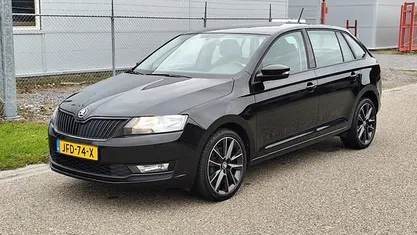 Zwart Occasion 2018 Skoda Rapid Drive Hatchback | € 8.450 (Eerlijke prijs)