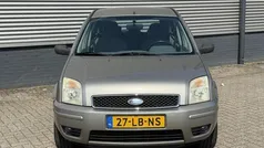 Grijs, metallic lak Gebruikt 2002 Ford Fusion MPV | € 1.499 (Eerlijke prijs)