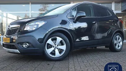 Zwart Gebruikt 2015 Opel Mokka Comfort SUV | € 13.950 (Eerlijke prijs)