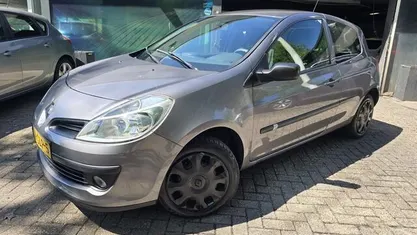 Occasion 2008 Renault Clio II Hatchback | € 2.999 (Eerlijke prijs)