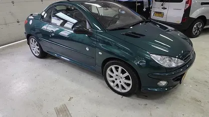 Occasion Peugeot 206 CC Roland Garros 109 PK (80 kW) 2004 Groen Cabriolet