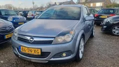 Grijs Gebruikt 2006 Opel Astra GTC Cosmo Hatchback | € 1.199 (Eerlijke prijs)