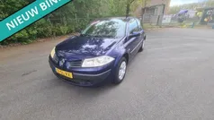 Blauw, metallic lak Gebruikt 2006 Renault Mégane II Expression Hatchback | € 1.199 (Eerlijke prijs)