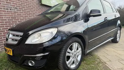 Occasion Mercedes B180 Business 109 PK (80 kW) 2010 Zwart (metallic) MPV