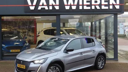 Gebruikt 2023 Peugeot e-208 Allure Hatchback | € 18.950 (Goede deal)
