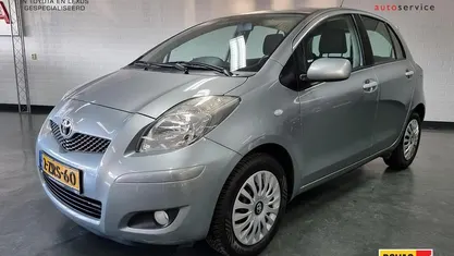 Grijs Occasion 2015 Toyota Yaris Hatchback | € 6.250 (Super prijs)