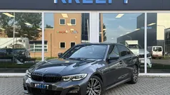 Grijs, metallic lak Gebruikt 2021 BMW 320 Executive Sedan | € 32.950 (Eerlijke prijs)