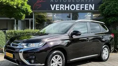 Zwart Gebruikt 2015 Mitsubishi Outlander Edition SUV | € 11.950 (Eerlijke prijs)