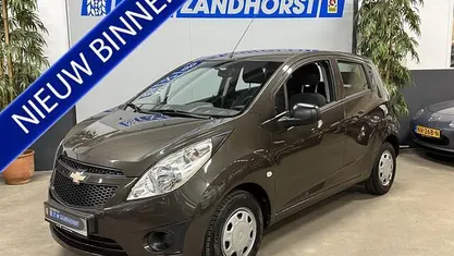 Bruin Gebruikt 2011 Chevrolet Spark Hatchback | € 3.495 (Eerlijke prijs)