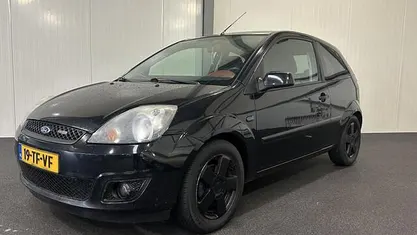 Zwart Gebruikt 2006 Ford Fiesta Futura Hatchback | € 945 (Eerlijke prijs)