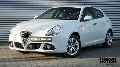 Occasion Alfa Romeo Giulietta Distinctive 170 PK (125 kW) 2014 Wit Hatchback