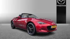 Rood Nieuw 2025 Mazda MX5 Exclusive-Line Cabriolet | € 42.895 (Eerlijke prijs)