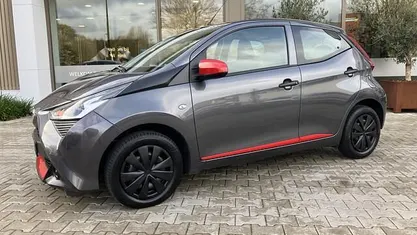 Grijs Gebruikt 2021 Toyota Aygo Hatchback | € 10.450 (Eerlijke prijs)