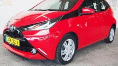 Rood Gebruikt 2017 Toyota Aygo X-play Hatchback | € 8.445 (Eerlijke prijs)