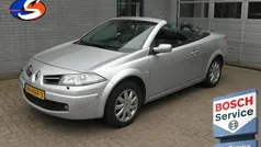 Grijs, metallic lak Gebruikt 2009 Renault Mégane Cabriolet Cabriolet | € 3.950 (Eerlijke prijs)