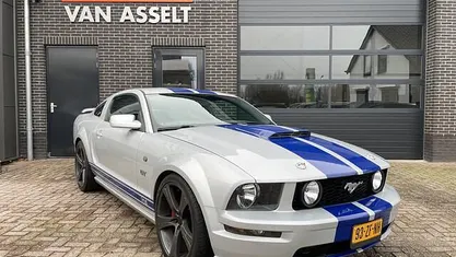 Grijs (metallic) Gebruikt 2008 Ford Mustang GT Coupé | € 23.900 (Eerlijke prijs)