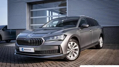 Occasion 2024 Skoda Superb First Edition Stationwagen | € 40.895 (Eerlijke prijs)
