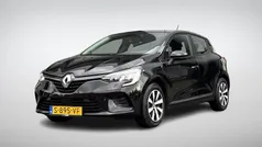 Gebruikt 2023 Renault Clio V Equilibre Hatchback | € 15.980 (Eerlijke prijs)