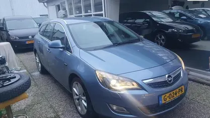 Blauw Gebruikt 2010 Opel Astra Cosmo Stationwagen | € 4.000 (Eerlijke prijs)