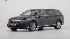 Zwart, metallic lak Gebruikt 2023 VW Passat Business Stationwagen | € 32.940 (Super prijs)