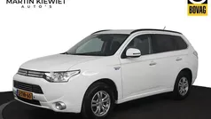 Wit Gebruikt 2014 Mitsubishi Outlander Edition SUV | € 12.949 (Eerlijke prijs)