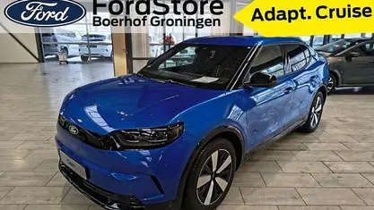 Blauw (metallic) Occasion 2025 Ford Capri SUV | € 37.950 (Eerlijke prijs)