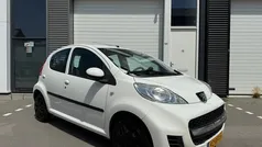 Wit Gebruikt 2011 Peugeot 107 Hatchback | € 3.690 (Eerlijke prijs)