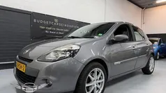 Grijs Gebruikt 2011 Renault Clio II Collection Hatchback | € 2.895 (Eerlijke prijs)