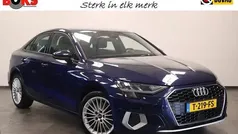 Blauw, metallic lak Gebruikt 2021 Audi A3 Comfort Sedan | € 25.549 (Eerlijke prijs)