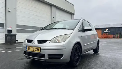 Grijs Gebruikt 2007 Mitsubishi Colt Inform Hatchback | € 1.950 (Eerlijke prijs)