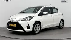 Wit Gebruikt 2017 Toyota Yaris Hybrid Limited Hatchback | € 15.445 (Eerlijke prijs)