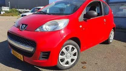 Occasion Peugeot 107 68 PK (50 kW) 2011 Rood Hatchback
