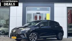 Zwart Gebruikt 2024 Renault Clio V Techno Hatchback | € 19.495 (Eerlijke prijs)