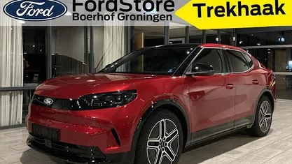 Rood (metallic) Occasion 2025 Ford Capri Premium SUV | € 42.890 (Goede deal)