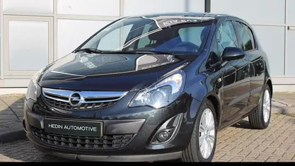 Zwart Occasion 2015 Opel Corsa Cosmo Hatchback | € 6.945 (Eerlijke prijs)