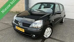 Zwart Gebruikt 2003 Renault Clio II Hatchback | € 1.745 (Eerlijke prijs)