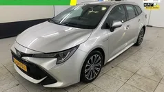Grijs, metallic lak Gebruikt 2019 Toyota Corolla Business Edition Stationwagen | € 21.995 (Eerlijke prijs)