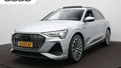 Grijs Gebruikt 2022 Audi e-tron Basis SUV | € 41.900 (Goede deal)