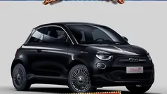 Gebruikt 2025 Fiat 500e Red Hatchback | € 24.333 (Goede deal)