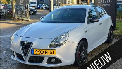 Wit Gebruikt 2014 Alfa Romeo Giulietta Exclusive Hatchback | € 10.950 (Eerlijke prijs)
