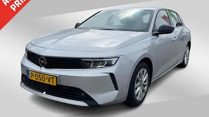 Gebruikt 2022 Opel Astra Edition Hatchback | € 18.950 (Eerlijke prijs)