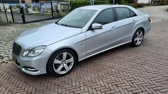 Grijs, metallic lak Gebruikt 2010 Mercedes E200 Business Sedan | € 9.950 (Goede deal)
