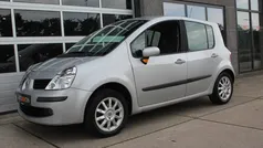 Grijs, metallic lak Gebruikt 2007 Renault Modus MPV | € 1.995 (Eerlijke prijs)